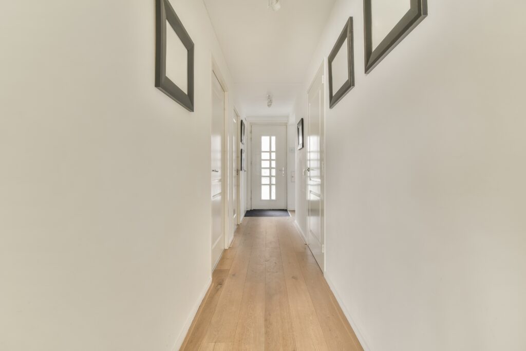 ▷ Cómo decorar pasillos largos y estrechos. Decorar zonas de paso.