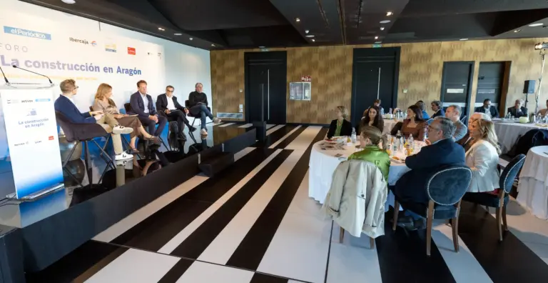 mesa redonda construccion aragon